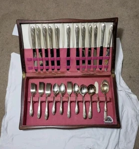 Vintage Holmes & Edwards Silber Intarsien Besteck 74 Teile in einer Holzbox - siehe Bilder! - Bild 1 von 18