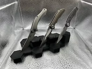 3 Knife Display Stand/Rack (White) - Picture 1 of 5