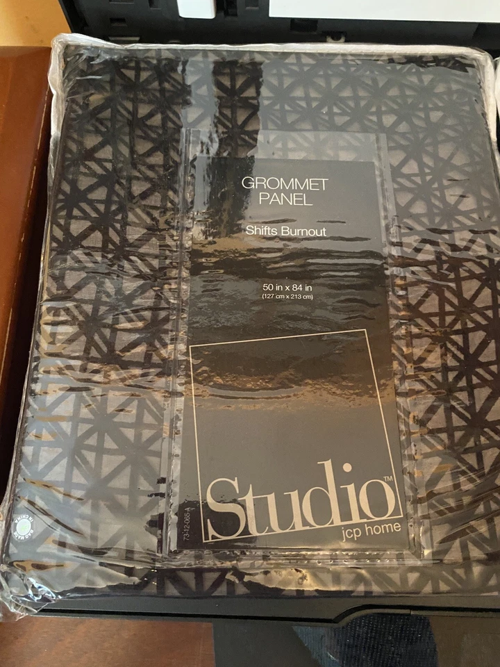 Juego de 2 paneles de ojal JCP Home Studio Burnout 50x84 totalmente nuevos en paquete Foto 1 de 1