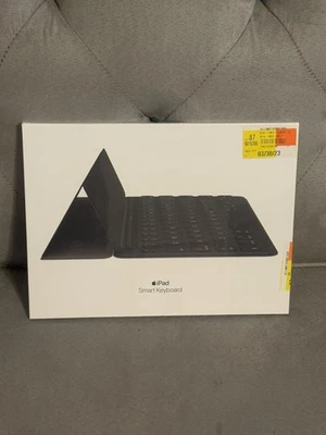 Apple iPad Smart Keyboard for Tablets - Image 1 of 2