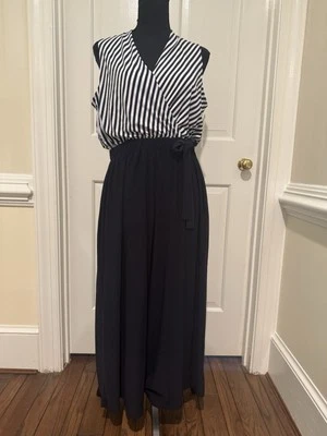 NUEVO CON Etiquetas Mono Para Mujer Sin Mangas Azul Marino Mameluco, Pierna Recortada Talla Mediana Foto 1 de 4