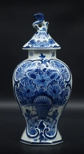ANTIQUE Porceleyne Fles/Royal Delft lidded Ginger Jar vase w. Flowerbasket 1915 - Picture 1 of 5