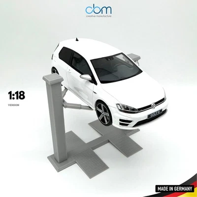 CREATIVE MANUFACTURE Hebebühne für 1:18 Fahrzeug als Bausatz Auto Modellbau Diorama Modell Vitrine