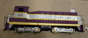 Revell HO Atlantic Coast Line SW7 Diesel SWITCHER Locomotive 3570 - Picture 1 of 7
