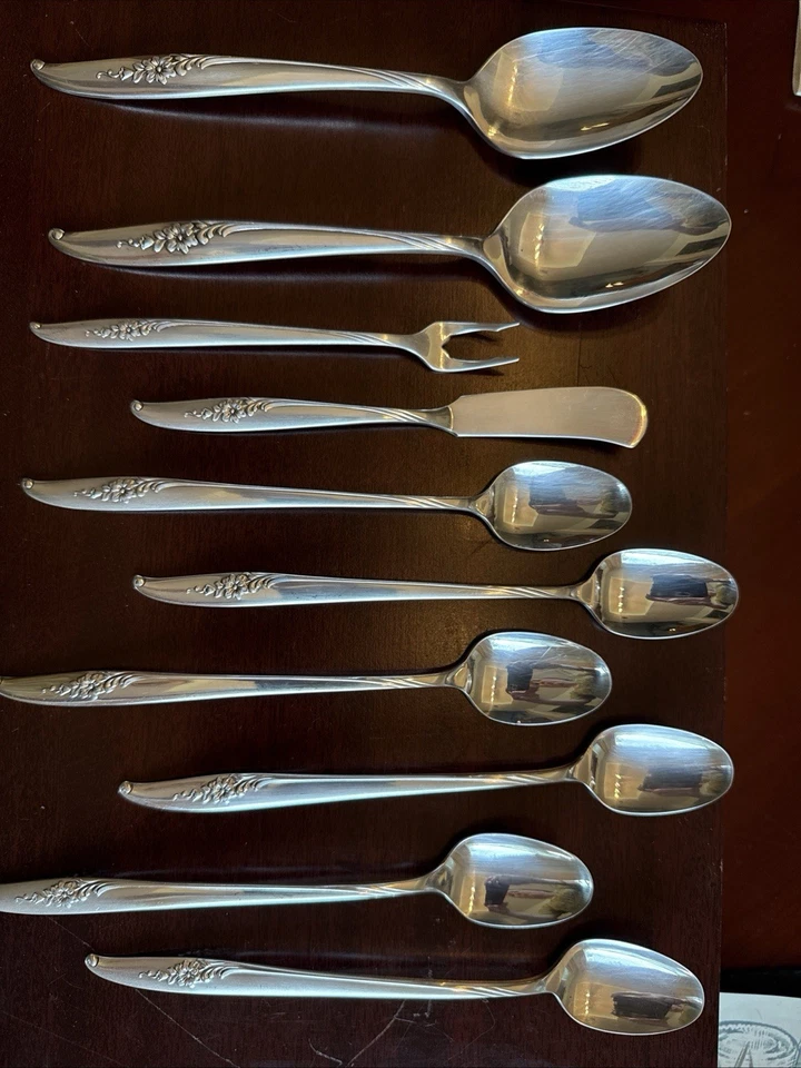 Juego de 42 piezas de cubiertos Nobility plateados Royal Rose Foto 1 de 4