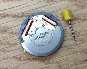 Seiko 5M63A KINETIC Watch Movement - Used - WORKING - Black & White date - Picture 1 of 4