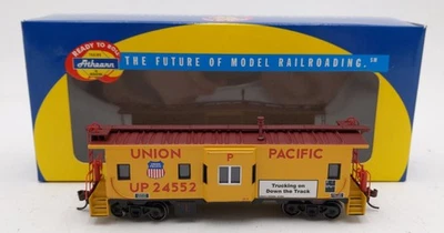 Athearn 74685 HO Scale Union Pacific Bay Window Caboose #24552 LN/Box - Image 1 of 4