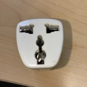 Universal Reise Netzstecker Adapter UK/EU auf US 2 Sonden grau - Bild 1 von 3