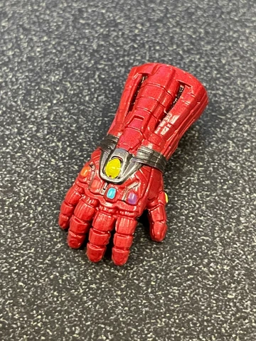 Marvel Legends 6" INFINITY GAUNTLET MINT (Avengers: End Game) Cover