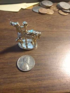 1 " LONG X 1 1/4 " HIGH X 1/2" WIDTH GOLD PLATED  FINISH HORSE MINI STATUE - Picture 1 of 10
