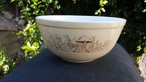 Pyrex Ovenware Forest Fancies Mixing Nesting Bowl  # 402 (1½ Liter) 