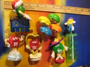 Small M&Ms Character Toys Green Red Swarm Lot B - Imagen 1 de 4