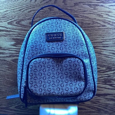 Bolso Mochila Pequeño Guess Gris Foto 1 de 4