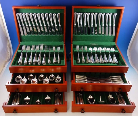 Queen Anne Williamsburg by Stieff Sterling Silver Flatware Set 48 Service 296 Pc Cover
