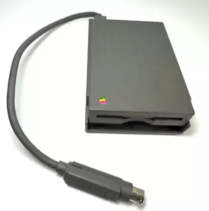 Vintage Apple Macintosh M8061 HDI-20 External 1.4MB Floppy Drive - Not Tested - Picture 1 of 4