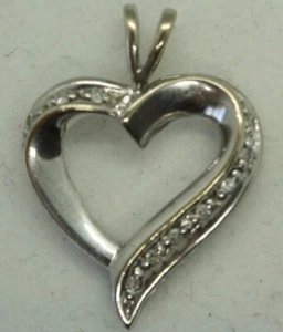 100% Genuine 9k Solid White Gold Diamonds Love Heart Pendant  - Picture 1 of 12