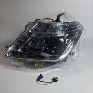 Left Side LED Headlight For Nissan Armada 2017-2020 Models halogen - Foto 1 di 6