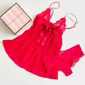 MEDIUM Victoria’s Secret red slip pleated slip lingerie set cheeky panties - Picture 1 of 6