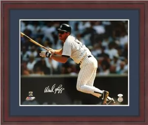Wade Boggs (New York Yankees) signed 16x20 custom framed photo-JSA - Picture 1 of 3