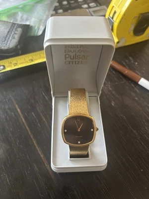 Reloj Bulova vintage para mujer pulsera de oro suizo N8 1978 Foto 1 de 4