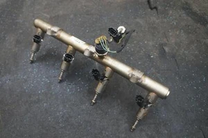 Right Fuel Injection Rail Pipe 4 Injector 247581 247588 Ferrari California 2010 - Picture 1 of 7