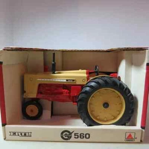 Ertl Cockshutt 560 Tractor 40th Anni Col Ed 1/16 CT-2034-10DA-B - Picture 1 of 7