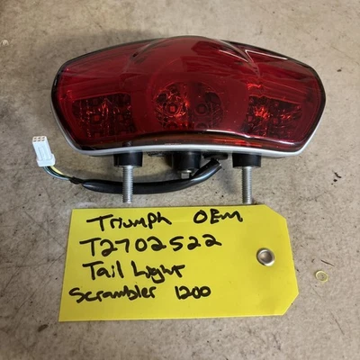 Luz trasera Triumph Scrambler 1200 XC Xe OEM T2702522 Stock Foto 1 de 4