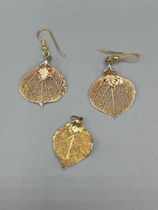 VINTAGE UNBRANDED SMALL REAL ASPEN LEAF DIPPED IN GOLD EARRINGS & PENDANT - Picture 1 of 6