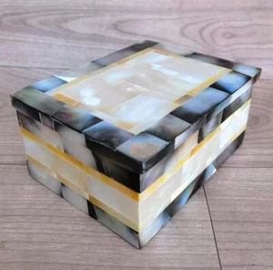 Portagioie in marmo 4"x3"x2" | Intarsio in pietra semipreziosa | Ke decorativo fatto a mano - Foto 1 di 3