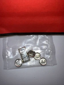 LEGO - Minifig, Utensil Gold Ingot Bar & 4 Gold Coins / Treasure - Chrome Gold - Picture 1 of 3