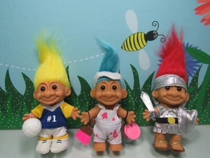 SET MIT DREI TROLLEN FÜR JUNGEN - 5" Russ Troll Puppen - NEU IN ORIGINAL TÜTEN - Bild 1 von 3