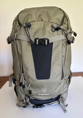 Mochila cámara Fstop Talopa Olive. Usado pero en perfecto estado. Fácil desgaste. Foto 1 de 4
