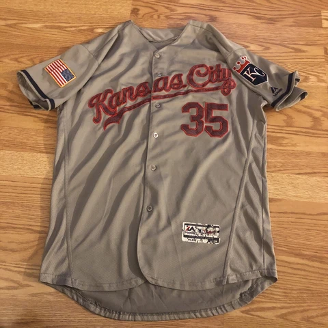 KANSAS CITY ROYALS, ERIC HOSMER #35, ￼ Flag MAJESTIC FLEX BASE  Gray Red Jersey Cover