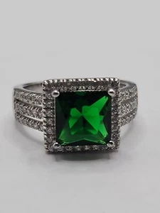 Size 6 Sterling Silver Ring Princess Cut Green Stone w/ Pave Stones 3 Band Split - Picture 1 of 6