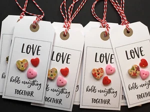 10 Large White Hearts Anniversary Wedding Favour Love Button Gift Bag Tags - Picture 1 of 2