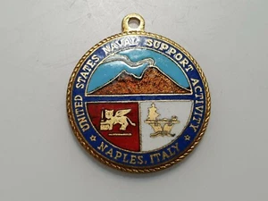 ITALY NAPLES NATO UNITED STATES NAVAL SUPPORT ACTIVITY ENAMELED MEDAL 29x25 mm - Picture 1 of 2