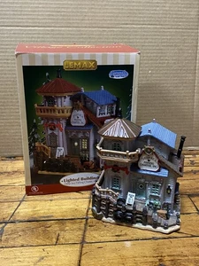 Carta de pesca en alta mar Lemax Village Collection edificio iluminado 2005 - Imagen 1 de 16