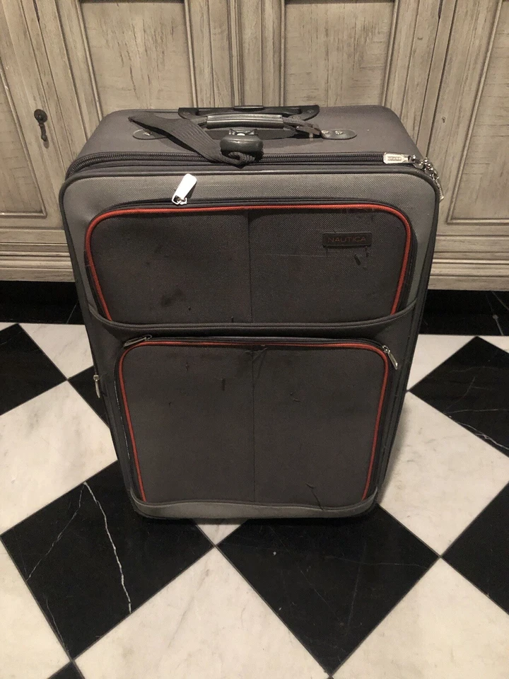 手提式西装套装 - 状况良好  — 第 1/4 张图片