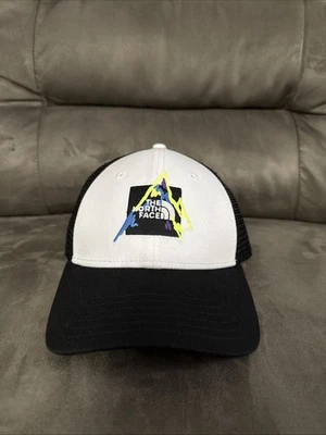NUEVO CON ETIQUETAS The North Face Bordado Mudder Trucker Cap Montañas Snapback Malla Sombrero Foto 1 de 4