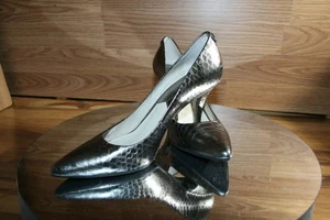Michael Kors Pumps Womans Size 7.5 M Shiny Pewter Leather Reptile Print PW13H A+ - Picture 1 of 12