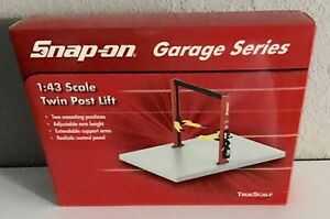 Snap-On Garage Series True Scale Miniatures Twin Post Lift 1:43 Scale - NEW