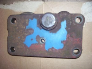 VINTAGE FORD 3000 GAS TRACTOR - HYDRAULIC REMOTE COVER -1965-67 - Picture 1 of 2