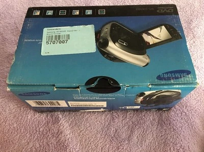 Samsung SC-DX103 DVD Camcorder - Image 1 of 4