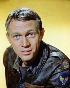 Steve McQueen in leather flying jacket as Hilts The Great Escape 24x30 poster - Picture 1 of 1