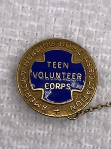 Colgante de pasador vintage del cuerpo de servicio voluntario de la Asociación Americana de Hogares de Ancianos - Imagen 1 de 6