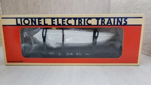 Lionel 6-16661 Lionel Flatcar with operating boat.     New in Box - Picture 1 of 12