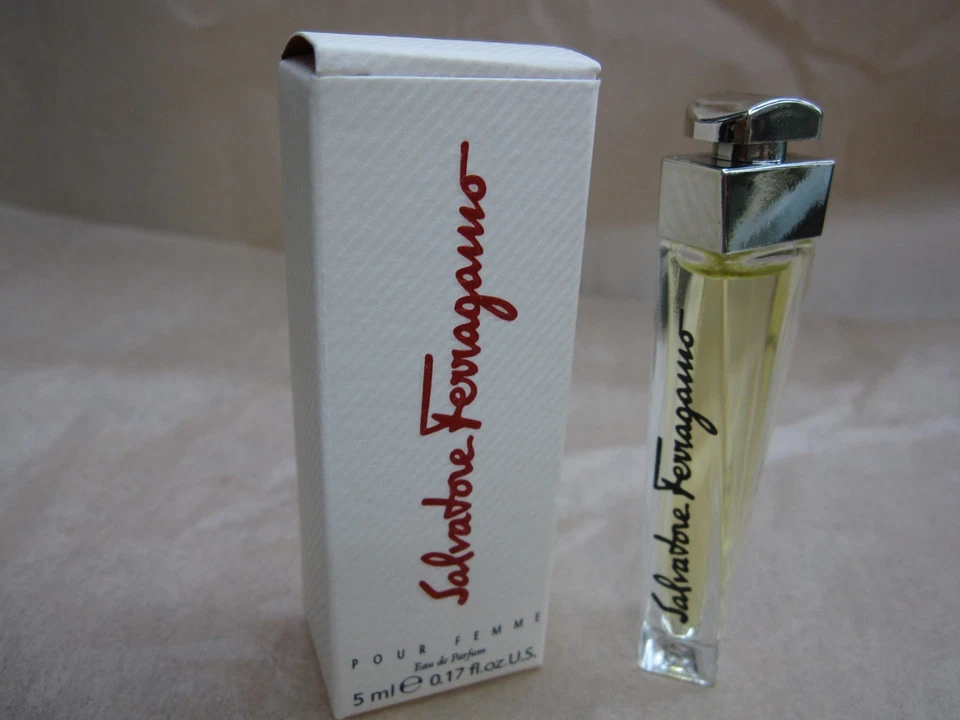 Salvatore Ferragamo Femme 0,17 жидкой унции / 5 мл парфюмированная вода миниатюрный брызги в коробке - Изображение 1 из 1