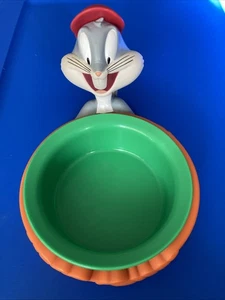 Vintage Warner Brothers Looney Tunes Bugs Bunny Pet Bowl Holder With Bowl 1996 - Picture 1 of 18