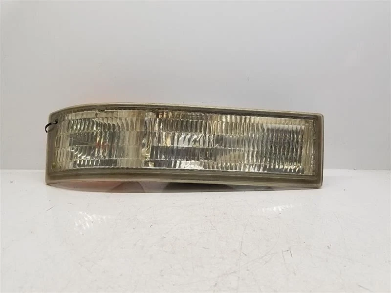 Passenger Corner/Park Light Below Headlamps Fits 95-05 SAFARI (GMC) 203474 - Image 1 of 4