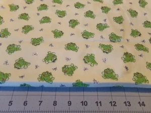 1 YD X 42" VINTAGE FLANNEL GREEN FROGS W/ SILVER FLEX/YELLOW NEW COTTON #9666 - Picture 1 of 3